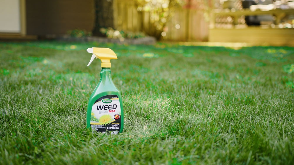 Scotts Weed B Gon MAX Ready-to-Use Weed Control/Killer, Herbicide for Lawns, 1-L