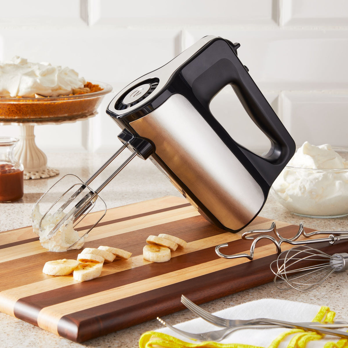 Vida by PADERNO Variable Speed Hand Mixer with Storage Case, Includes Attachments, Black
