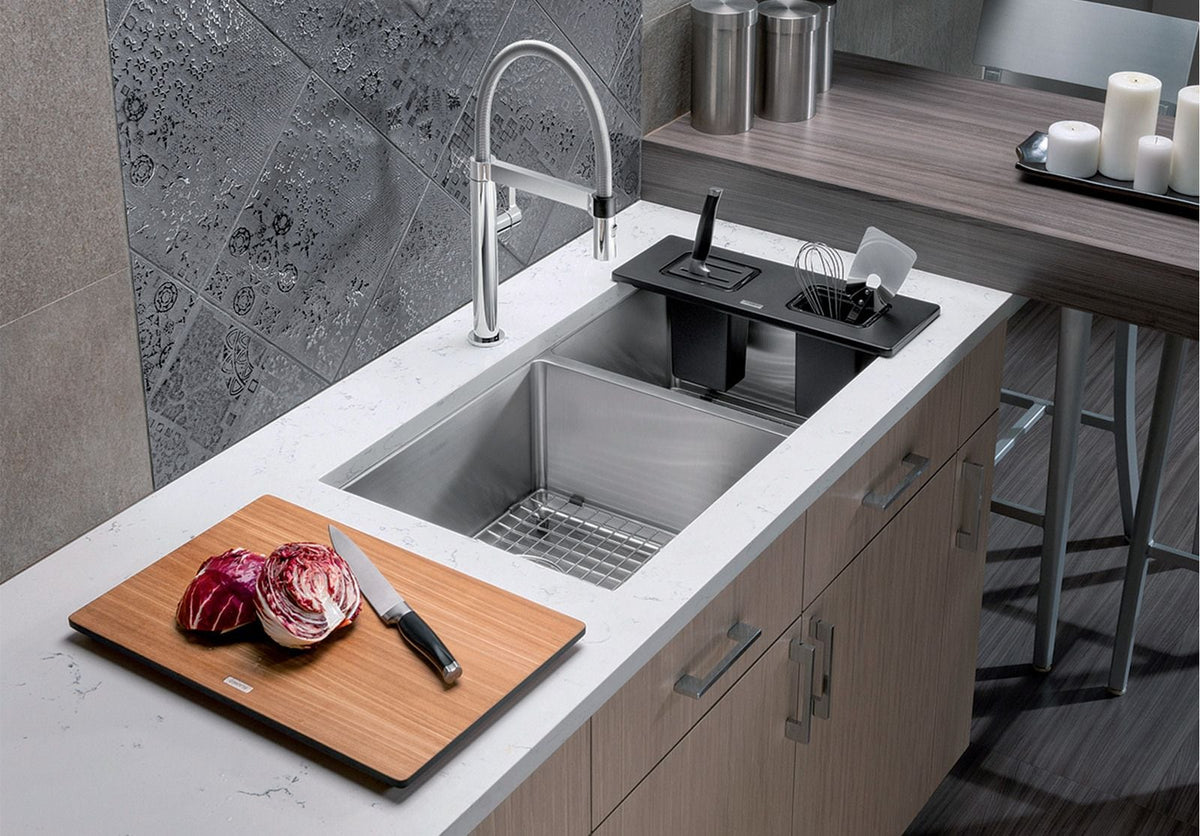 Blanco Quatrus R15 33-in 60/40 Double Bowl Undermount Stainless Steel Kitchen Sink