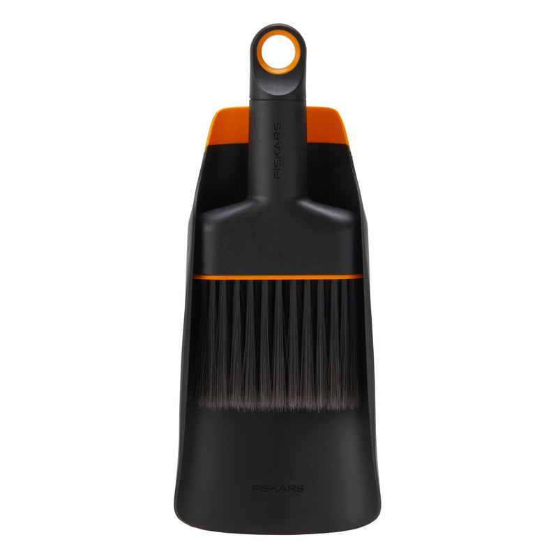 Fiskars 2-in-1 Double Sided Scoop & Brush Indoor Gardening Tool E2