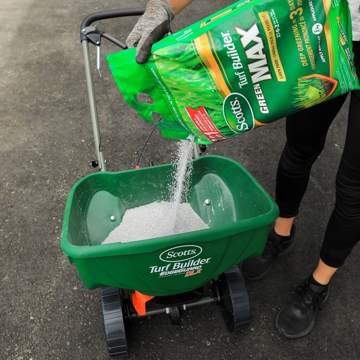 Scotts Turf Builder Green MAX Lawn Fertilizer, 27-0-2, 350-m2