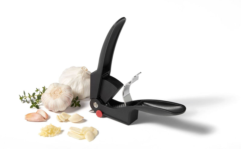 Starfrit 3-in-1 Dishwasher Safe Garlic Press with Scraper Q8