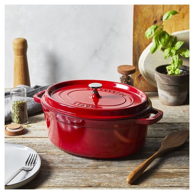 STAUB 5.5L / 5.75QT OVAL COCOTTE - CHERRY